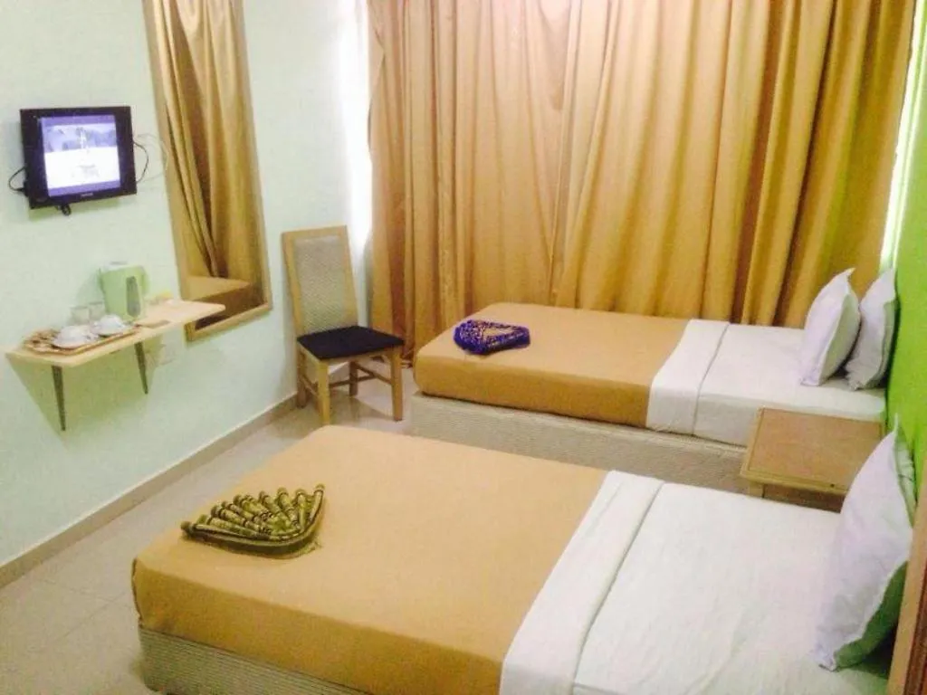 F Hotel Sungai Dua Bukit 2*,
