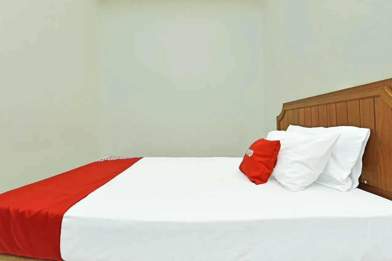 F Hotel Sungai Dua Bukit Malásia